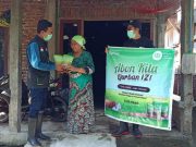 IZI Jateng Bagikan Kurban Olahan Abon kepada Kaum Dhuafa