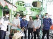 Idul Adha, Management Gets Hotel Semarang Serahkan 4 Ekor Kambing Kurban kepada Warga