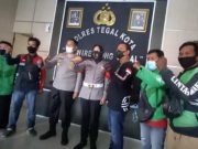 Driver Ojol Kota Tegal Protes Penyekatan Jalan dengan Beton
