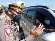 Sat Lantas Polres Tegal Lakukan Penutupan dan Seleksi di Exit Tol Adiwerna
