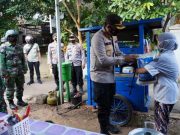 Kapolres Batang Bantu Pedagang Kaki Lima dengan Paket Sembako