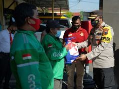 Puluhan Pengemudi Ojol Dapat Bansos Polres Batang