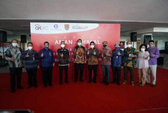 OJK Gelar Vaksinasi Ribuan Pelaku Sektor Jasa Keuangan