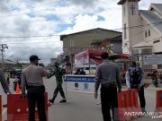 TNI-Polri Laksanakan Bansos Untuk PKL Yang Terdampak PPKM Darurat