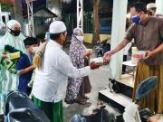Masjid Al-Qodar Bagikan 300 Paket Imun Covid-19 untuk Jamaah