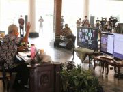 Ganjar Urai Masalah bersama Kades dan Warga Rembang dalam Rembug Desa