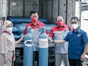 JNE Bantu 50 Tabung Oksigen ke RSUP Kariadi Semarang