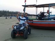 Menikmati Senja di Pantai Karang Jahe Sambil Naik Motor ATV