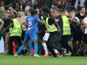 Laga Nice vs Marseille Dihentikan Gara-gara Penonton Serbu Lapangan
