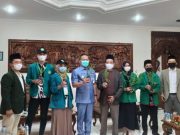 Lepas KKN IAINU-UMNU Kebumen, Bupati Tanam Pohon Bidara di Pendopo