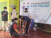 YBM PT. PLN UIT-JBT UPT Semarang bersama IZI Salurkan Bantuan Kaki Palsu