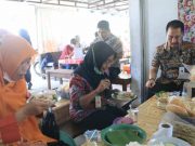 Simulasikan Makan di Warung Secara Prokes, Hartopo Ingin Ekonomi Kudus Kembali Bangkit