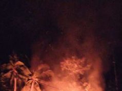 Diduga Korsleting, Rumah Warga Alian Ludes Terbakar