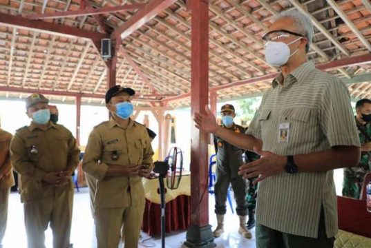 Ganjar Pranowo Acungi Jempol Untuk Karyawan SPBU dan Perangkat Desa Tolak BST