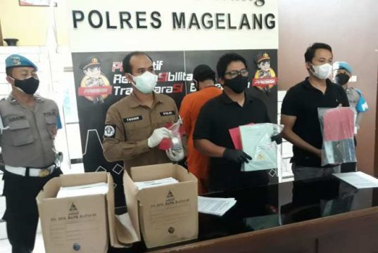 Polres Magelang Limpahkan Tersangka dan Barang Bukti Kasus Korupsi Kredit Fiktif