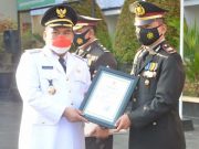 Bupati Blora Serahkan PiagamĀ Satya Lencana Karya Satya