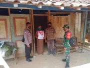 TNI-Polri Blora Salurkan Banpres ke Warga terdampak Covid-19 Langsung ke Rumah Penduduk