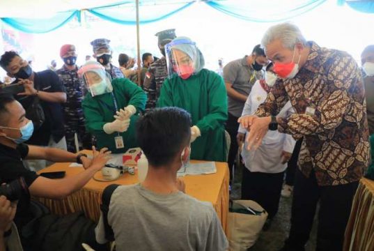 Ganjar Trenyuh Melihat Aksi Tim Koarmada II pada Masyarakat di Kabupaten Tegal