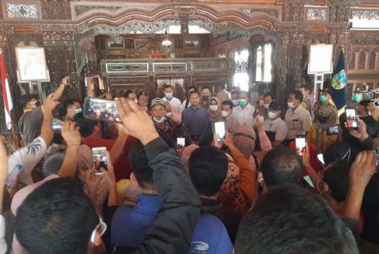 Bantah Kabur, Bos KSP Giri Muria Group Kudus Akhirnya Temui Nasabah