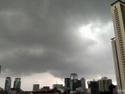 BMKG: Waspadai Hujan Petir dan Angin Kencang di Jaksel dan Jaktim