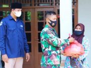 Kodim 0716/Demak bersama FDK Bagikan Ratusan Sembako Kepada Seniman dan Warga Terdampak Covid-19