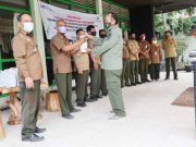 Perhutani Randublatung Bagikan APD dan Suplemen untuk Karyawan