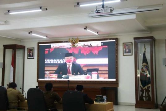 Gubernur Tekankan Agar Bupati/Wali Kota Bersinergi Maksimalkan Vaksinasi Lansia