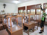 Ganjar Evaluasi PTM Hari Pertama di SMPN 13 Semarang