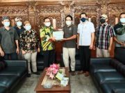 DPRD Kudus Bantu Salurkan Ratusan Paket Bantuan PPKM dari PT Pura