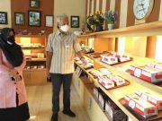 Ganjar Beri Kejutan ke Penjual Roti di Pati