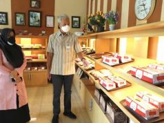 Ganjar Beri Kejutan ke Penjual Roti di Pati