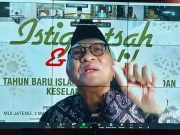 Gus Mus Bekali Hendi Catatan Doa