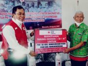PMI Jateng Serahkan Sumbangan Tabung Oksigen