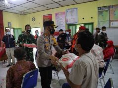 Polres Klaten Bagikan 1000 Paket Beras Kepada Masyarakat Terdampak Covid 19