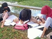 Siswa Bengkulu Belajar di Tepi Sungai untuk Dapatkan Koneksi Internet