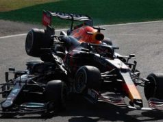 Verstappen Kena Penalti, Hamilton Selamat