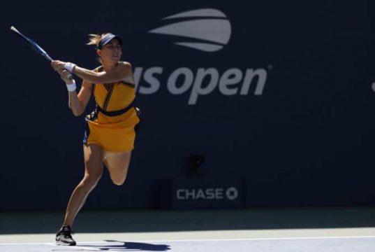 Bencic Lolos dari Hadangan Swiatek