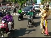 Raden Gatutkaca Menggelar Aksi di Jalan Protokol Wonogiri