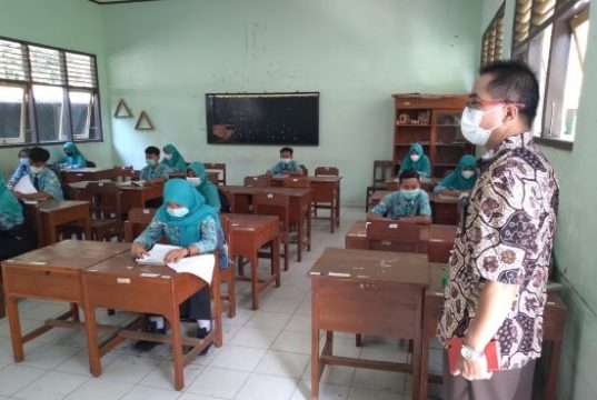 Dinas Pendidikan Kebumen Pantau PTM Terbatas di Sekolah