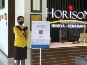 Horison Nindya Hotel Pasang Barcode Peduli Lindungi di Area Lobby