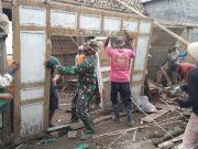 Jaga Kearifan Lokal, Satgas TMMD dan Warga Laksanakan Gotong Royong