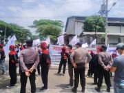 Gara-gara Berserikat, 4 Buruh di Semarang di PHK Sepihak.