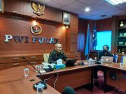 Ketua Umum PWI Pusat Atal S Depari Terima Penghargaan Anugerah Olah Raga