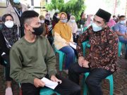 Diajak Dialog Wagub Taj Yasin, Siswa SMA Negeri 1 Doro Dapat Peci