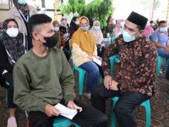 Diajak Dialog Wagub Taj Yasin, Siswa SMA Negeri 1 Doro Dapat Peci