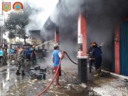 Diduga Korsleting Listrik, Lima Ruko di Pasar Sukoharjo Terbakar