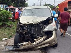 Ban Depan Pecah, Toyota Avansa Seruduk 3 Sepeda Motor kecelakaan