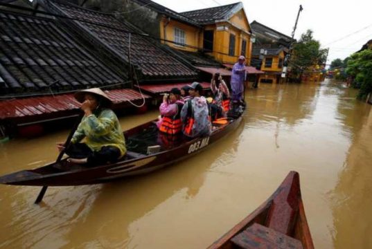 Vietnam Peringatkan Banjir dan Longsor Akibat Badai Tropis Conson