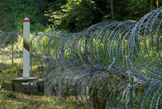 Polandia Larang Migran dengan Usir Kembali ke Belarus