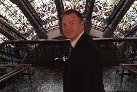 Ian Andrew Gillan Mendarat di Indonesia Sore ini
